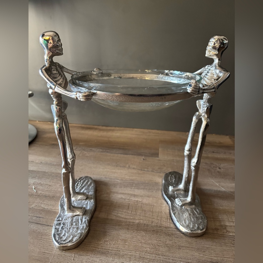 Martha Stewart Silver Metal Skeleton Holiday Decor Holding Glass Bowl
